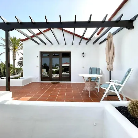 Apartamento Para Nudistas, Vistas A La Piscina, Cerca De Playa